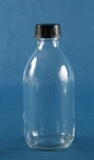 Glasflaske med sort plastskruelåg - 25 cl.